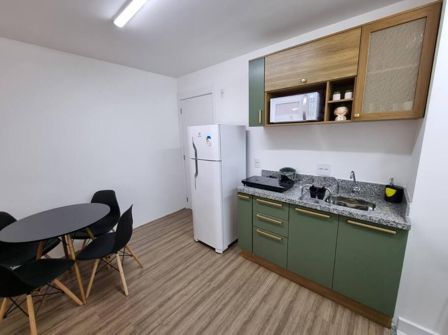 Ap10 Confortavel Com Wifi, Piscina, Rooftoop E Academia Em Frente Ao Metro * São Paulo
