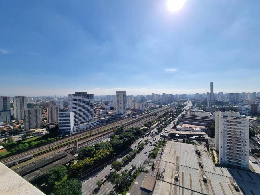 Ap10 Confortavel Com Wifi, Piscina, Rooftoop E Academia Em Frente Ao Metro Apartamento *